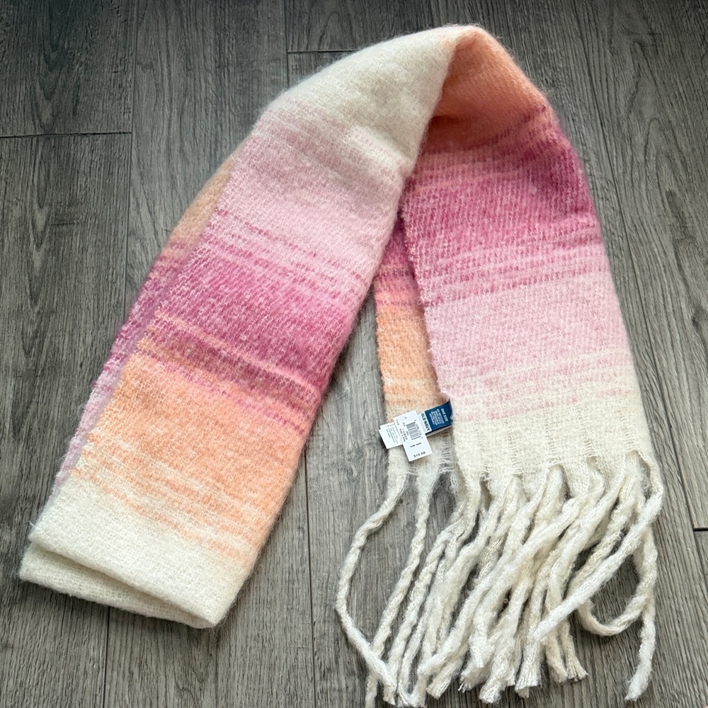 NWT old navy scarf